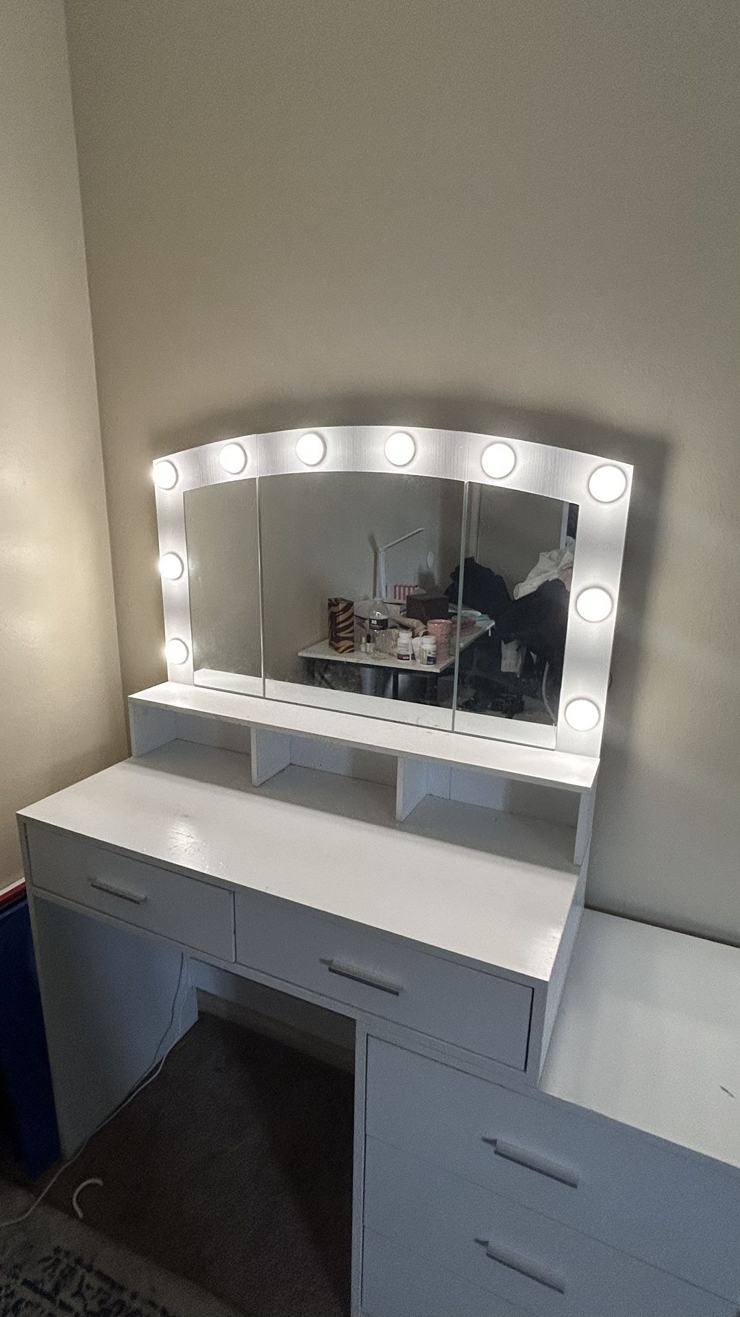 Mirror Dresser for Sale – Elegant & Spacious