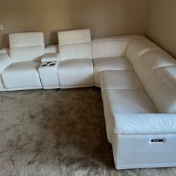 New Genuine Italian Leather 6 Piece / 3 PWR Reclining Sectional.  123” X 110”.  White, Camel, Black, Grey Or Beige.  Free Delivery!