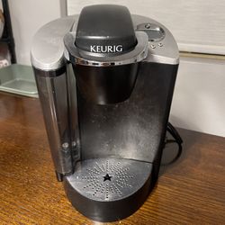 Keurig K50 Classic Coffee Maker - Works Great!