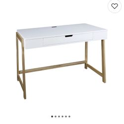 American Trails Charging Smart Desk