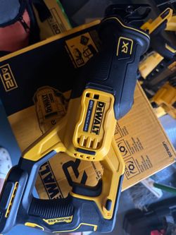 DEWALT 20V XR Brushless Reciprocating Saw