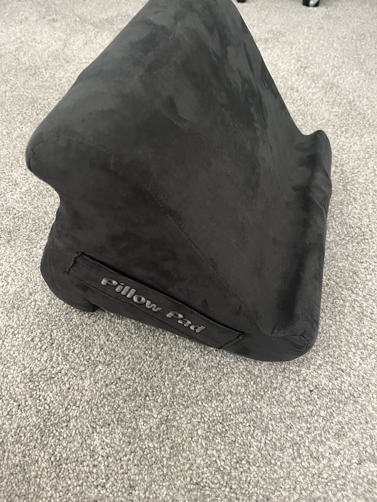 New Pillow Pad Ultra Multi-Angle Soft Black Tablet / iPad Stand With Side Pocket