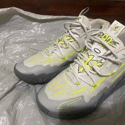 Puma LaMelo Ball MB.03 Size. 9