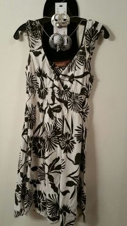 Sundress speed control New York black and white size L Jewelry priced separately