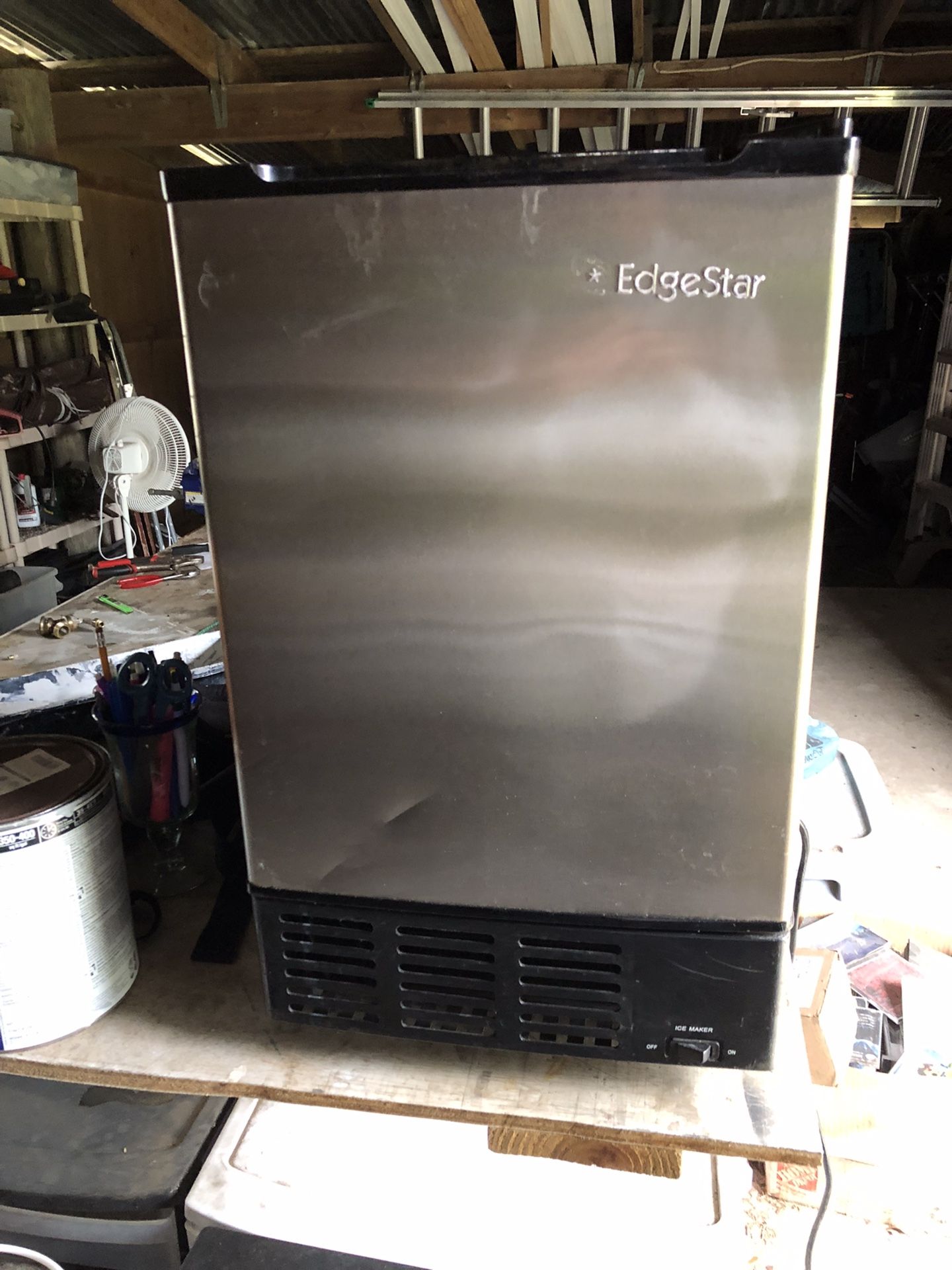 Edgestar Under Counter Ice Maker Used Condition for Sale in West Palm