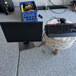 Monitor/keyboard/mouse