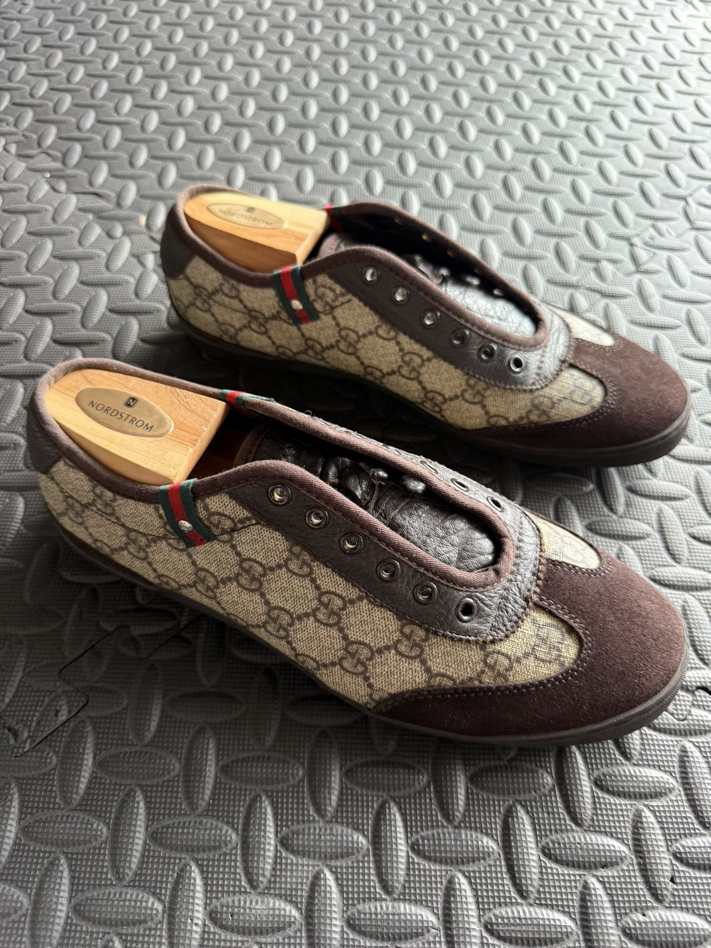 Man’s Gucci Sneakers Size 9