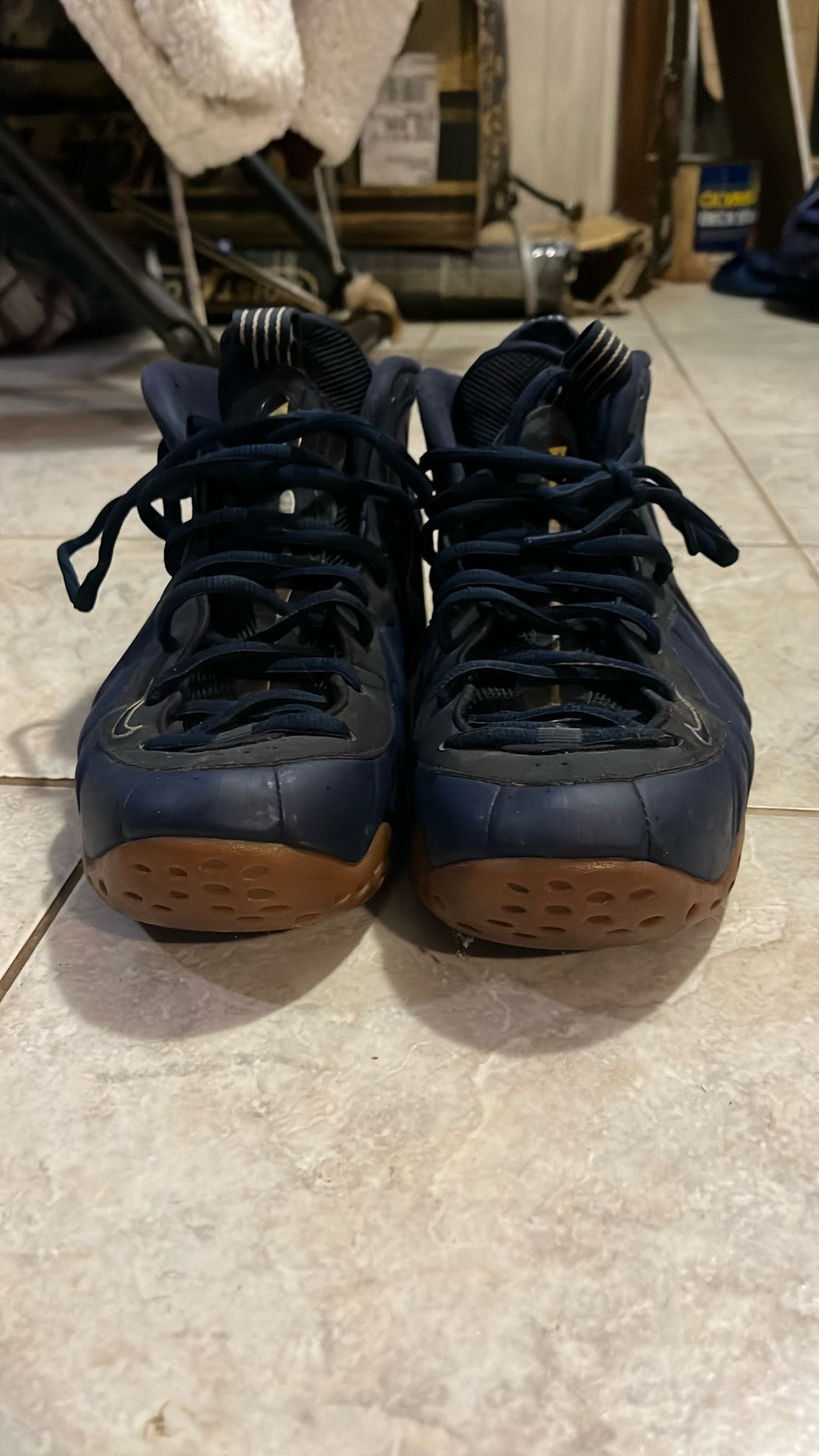 Nike. ( Foamposite )