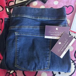 Gloria Vanderbit pull over