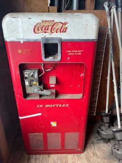 1950s  Coke Machine