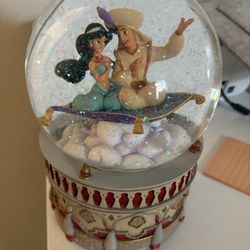 Vintage Disney Aladdin snow Globe 