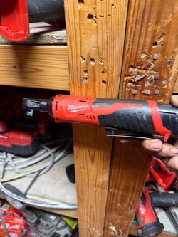 New m12 3/8 ratchet with battery and charger