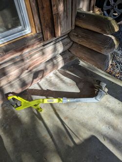 Ryobi weed wacker w/ extra line and spool