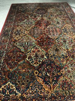 Rug 5’9” X 9’