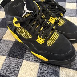 Jordan 4’s Thunder Yellow 
