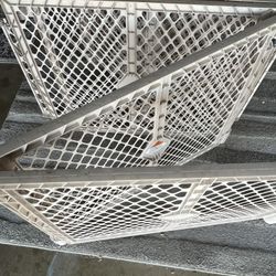 Plastic Connecting Gate