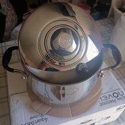 Olla de 4 qts. Riyal Prestige  NUEVA