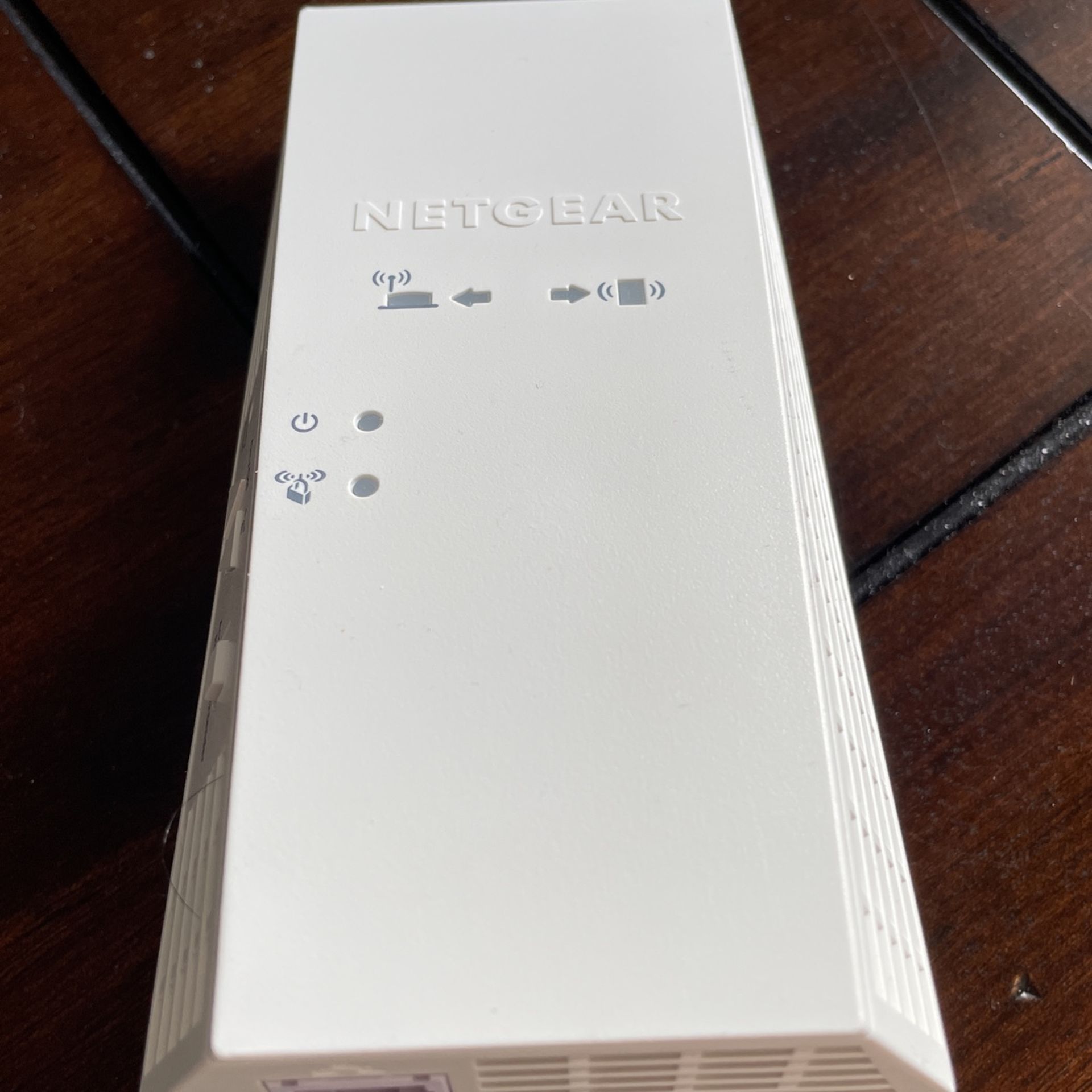 Netgear Plugin Wi-Fi Extender  AC1900