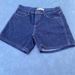 Women’s Shorts Levi’s size 8