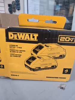 DeWalt 20V MAX 4Ah Lithium Ion Battery 2-Pack(DCB240-2)