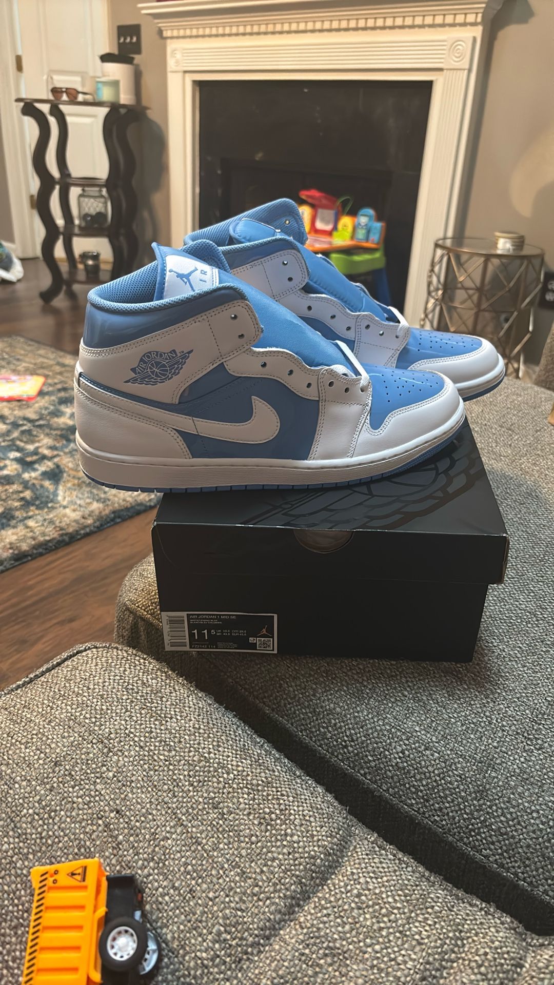 Mens 11.5 Patent leather. Baby blue and white Jordan 1SE. Brand new.