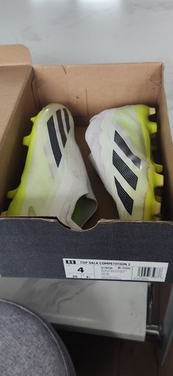 soccer cleats size  4y