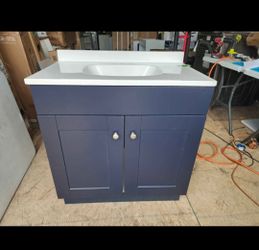 BRAND NEW Dover 30-in Navy Blue Single Sink Bathroom Vanity with White Cultured Marble Top