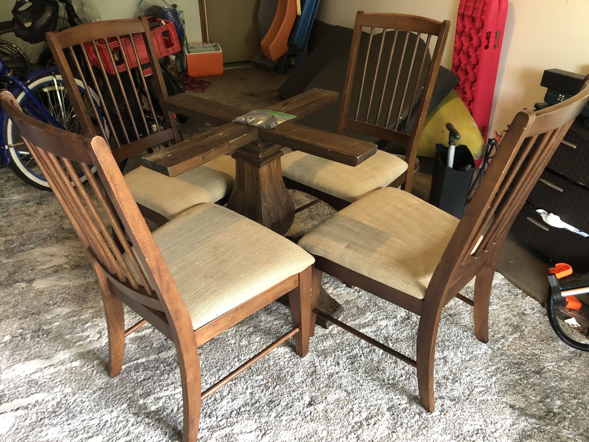 Solid Wood Kitchen Table W/4 Chairs 