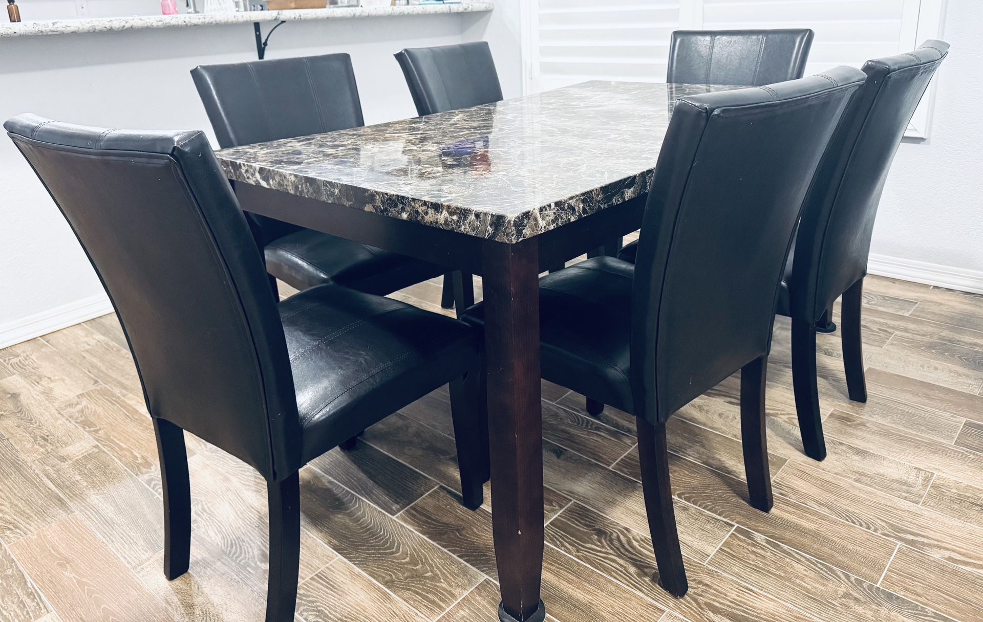 Dining Table & Chairs