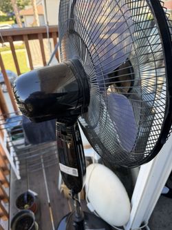 Standing Tall Fan New W/Remote 