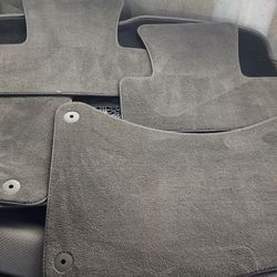Set Of 4 AUDI Q5 BROWN CARPET MATS