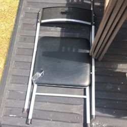  Folding Chairs