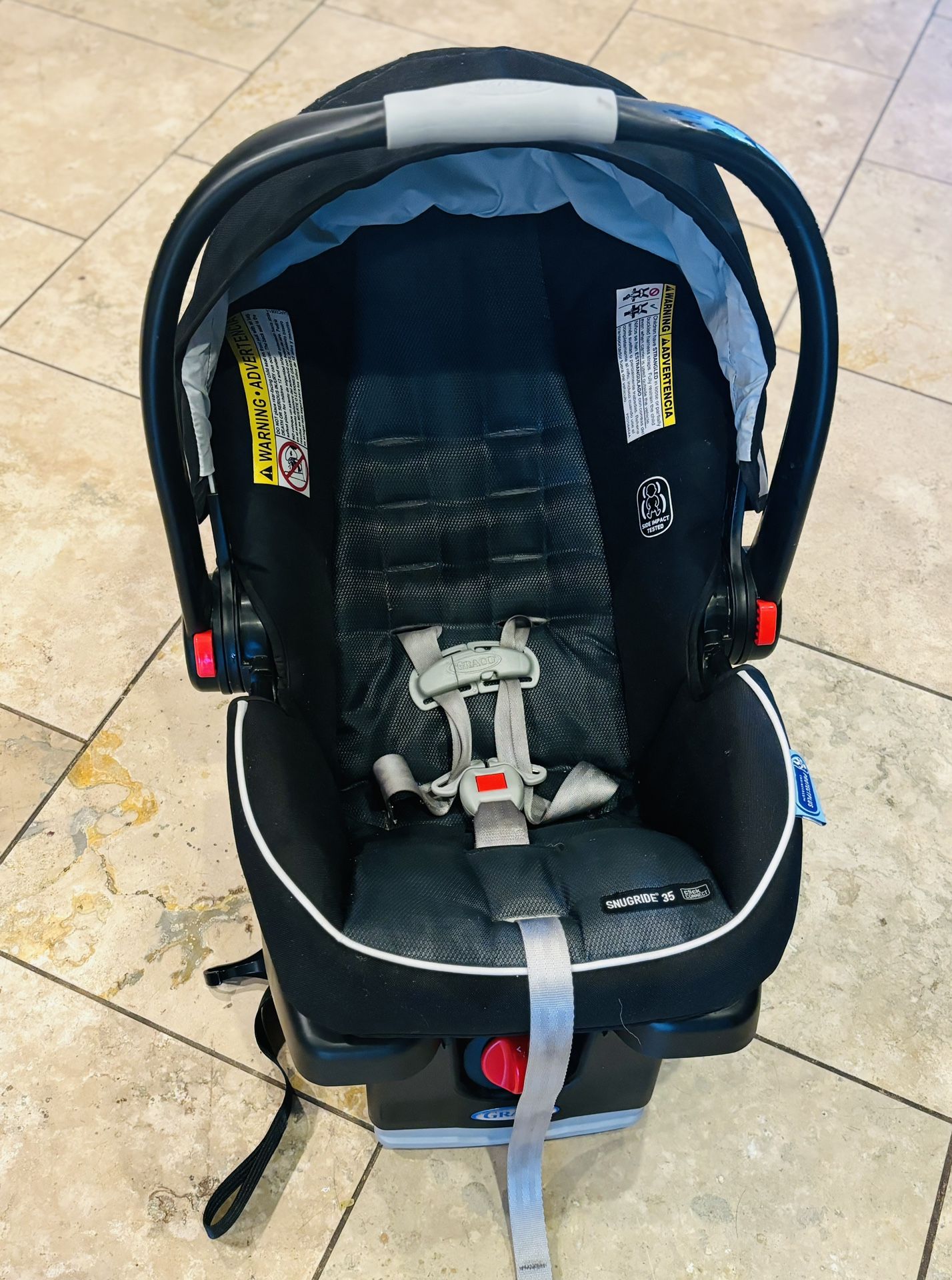 Graco Snugride 35 Car Seat! 