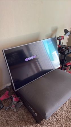 40" LG Flat Screen TV