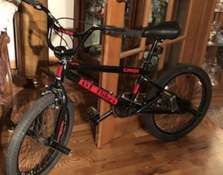 GT compe BMX 自転車 ブラック/レッド 13169b3878e9475da1641ff405ac82