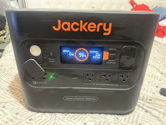 Jackery Explorer 2000 Pro