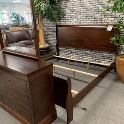 Louis Philip Cherry Sleigh Bedroom Set