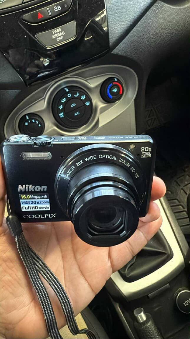 Nikon S7000