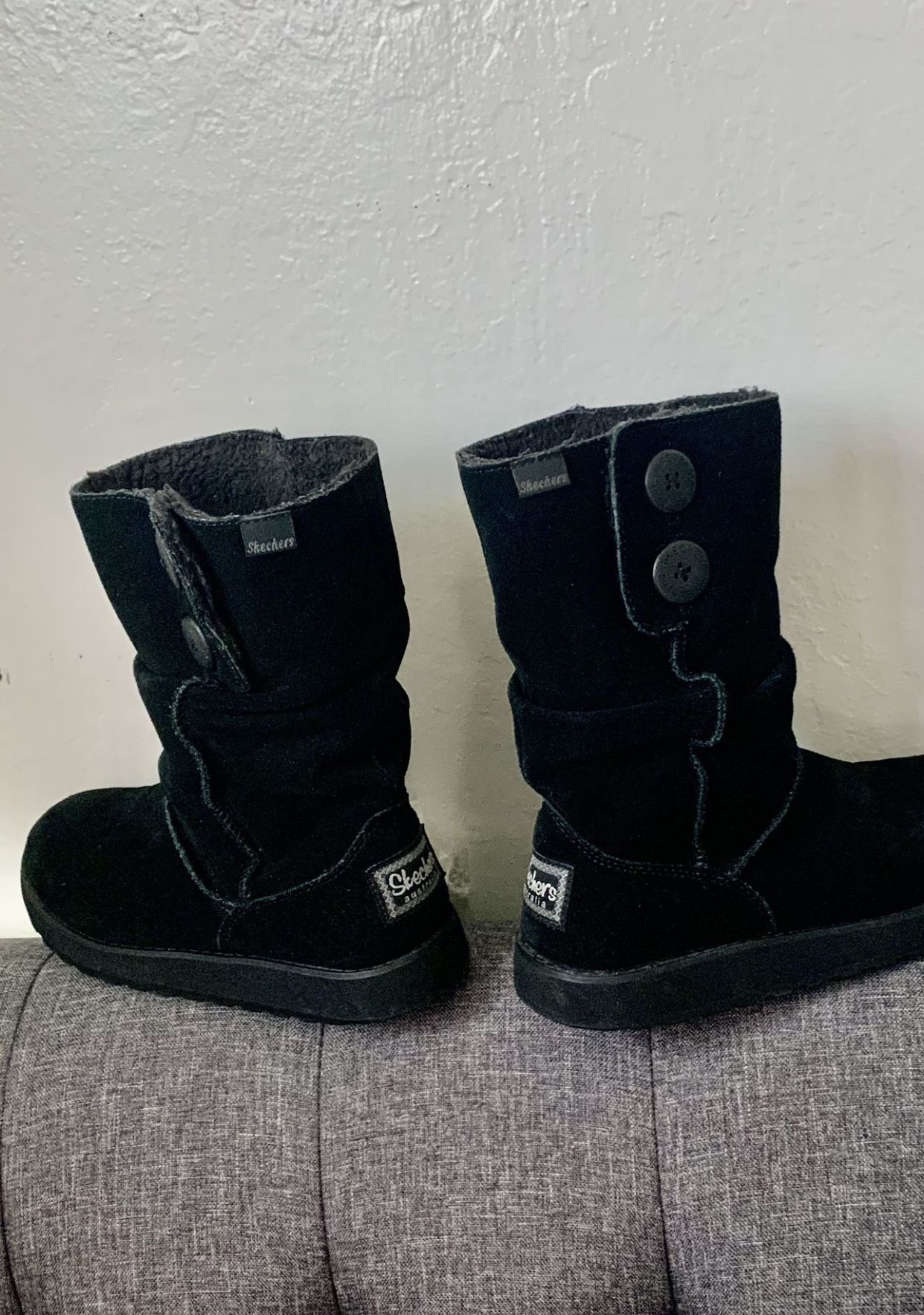 Skechers Women's Keepsakes-Freezing Temps  fur-Lined Boot Size 6.5 M Great Condition is Pre Owned  Once used they don't fit me