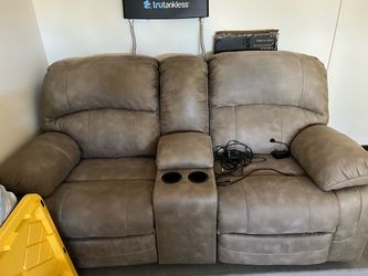 Power Reclining Loveseat with Console