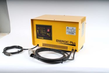 Energic Plus TSS 36/40 36V 40A Forklift Battery/Golf Cart Charger 120Vac Input Power