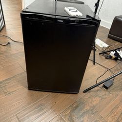mini fridge Haier