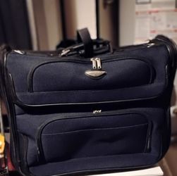 Travel Select Amsterdam Buisness Rolling Garment Suitcase