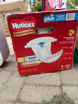 Huggies Little Snugglers Plus Size 1 Diapers 192 Count