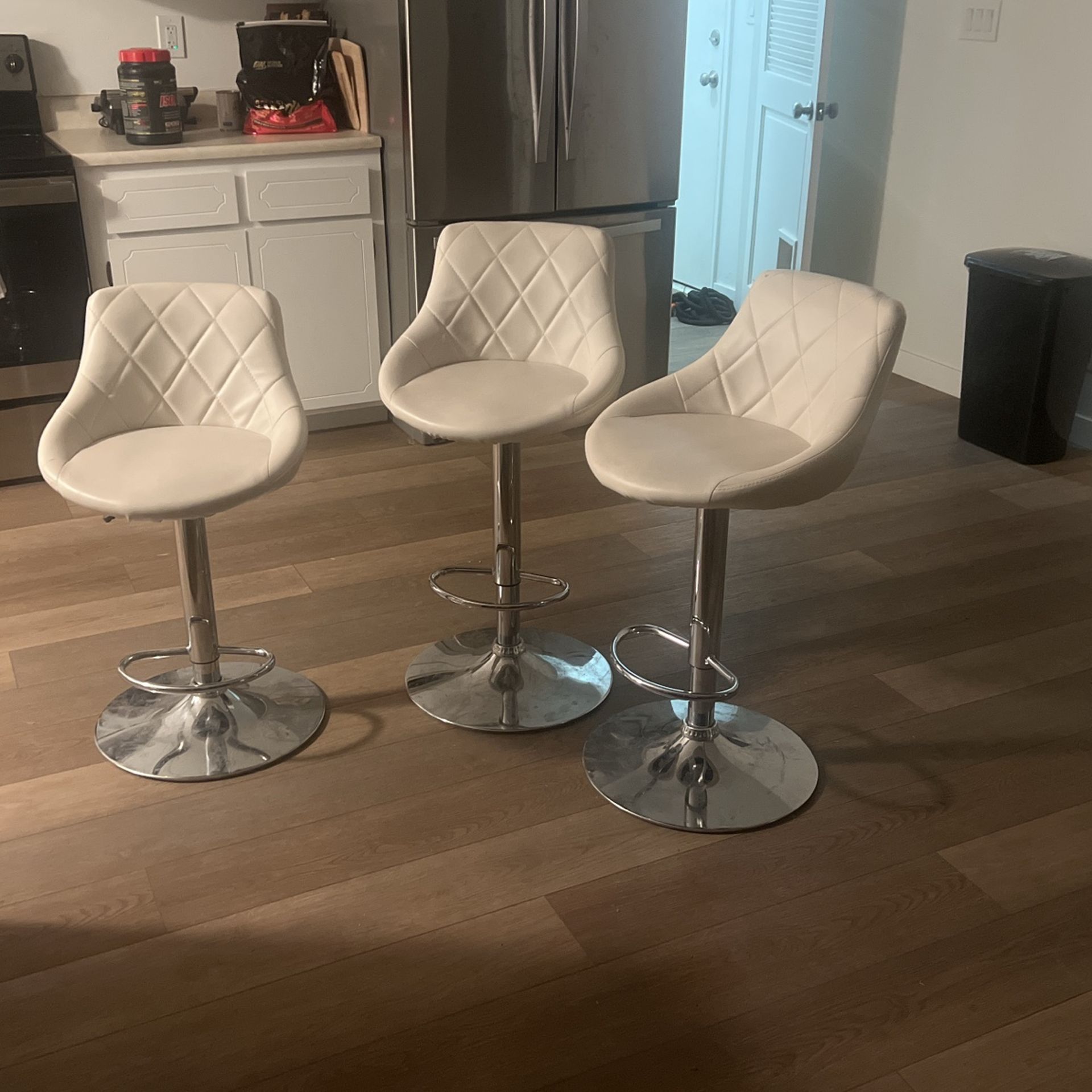 360 swivel adjustable bar stools