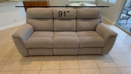 91” W MICROFIBER RECLINING SOFA – EXCELLENT CONDITION - delivery is negotiable