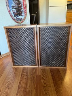 Sansui  SP2500 speakers
