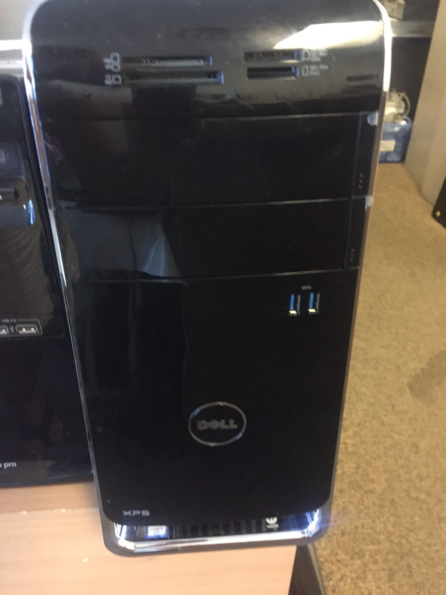 Dell XPS 8900 Desktop Nvidia GT 730 2GB VRAM Intel i5 6400 2.7GHz 500 GB Hard Drive Windows 10 Pro500