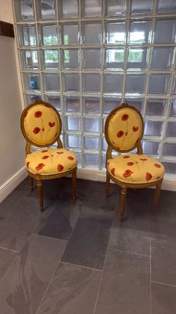 Wooden flower chairs $40