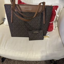 Michael Kors Bag With Wallet 